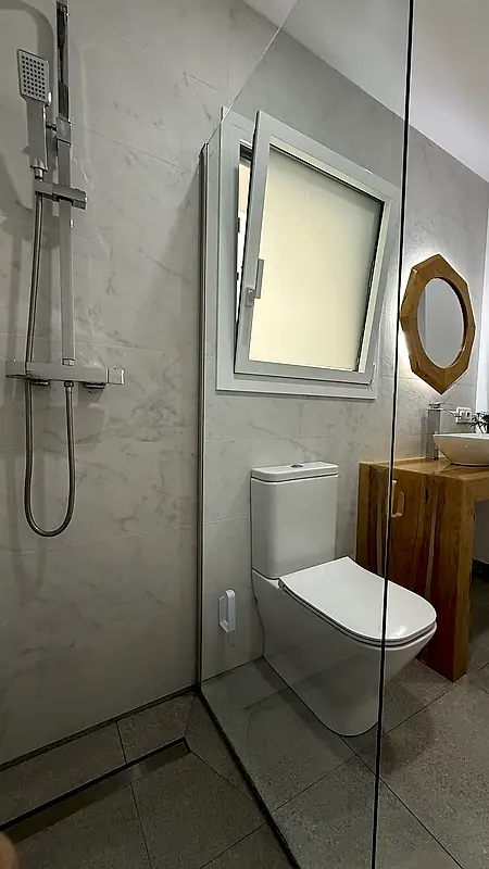 Reforma completa de baño en Empuriabrava — El baño