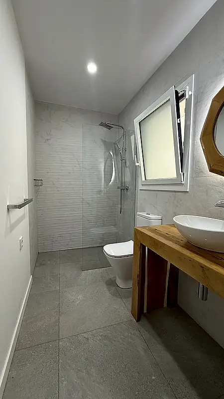Reforma completa de baño en Empuriabrava — El baño